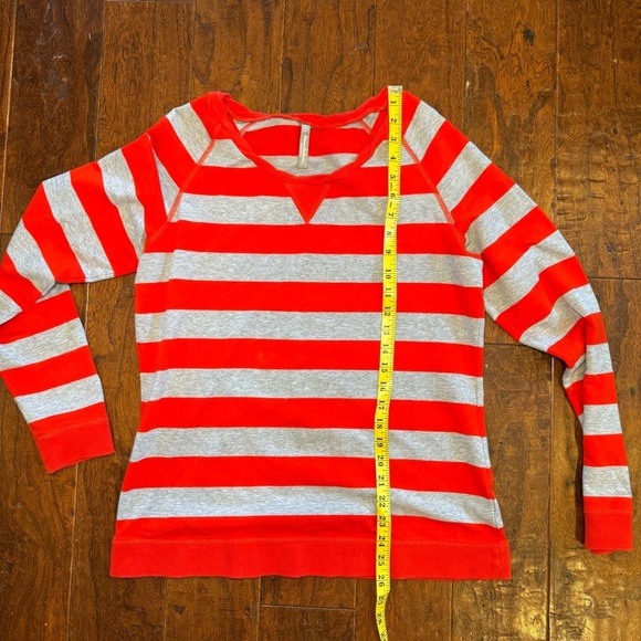 Hanna Andersson red and gray striped scoop neck long sleeve tshirt size M - Picture 8 of 13
